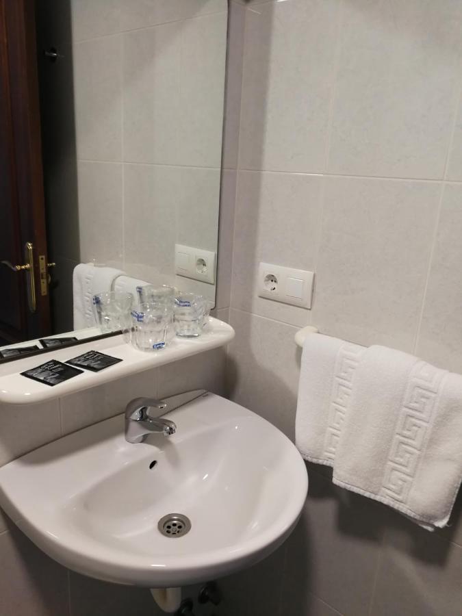 Pension Casa Julio ** كوليريدو المظهر الخارجي الصورة